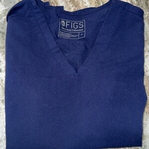 FIGS SMALL NAVY TOP